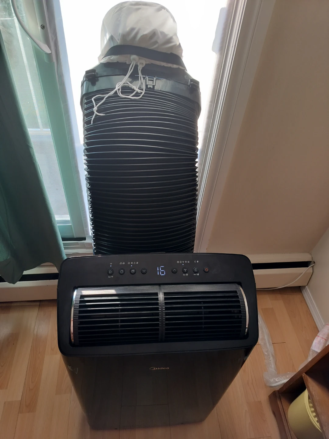 Midea Duo 14,000 BTU Portable AC – Like New - photo 3