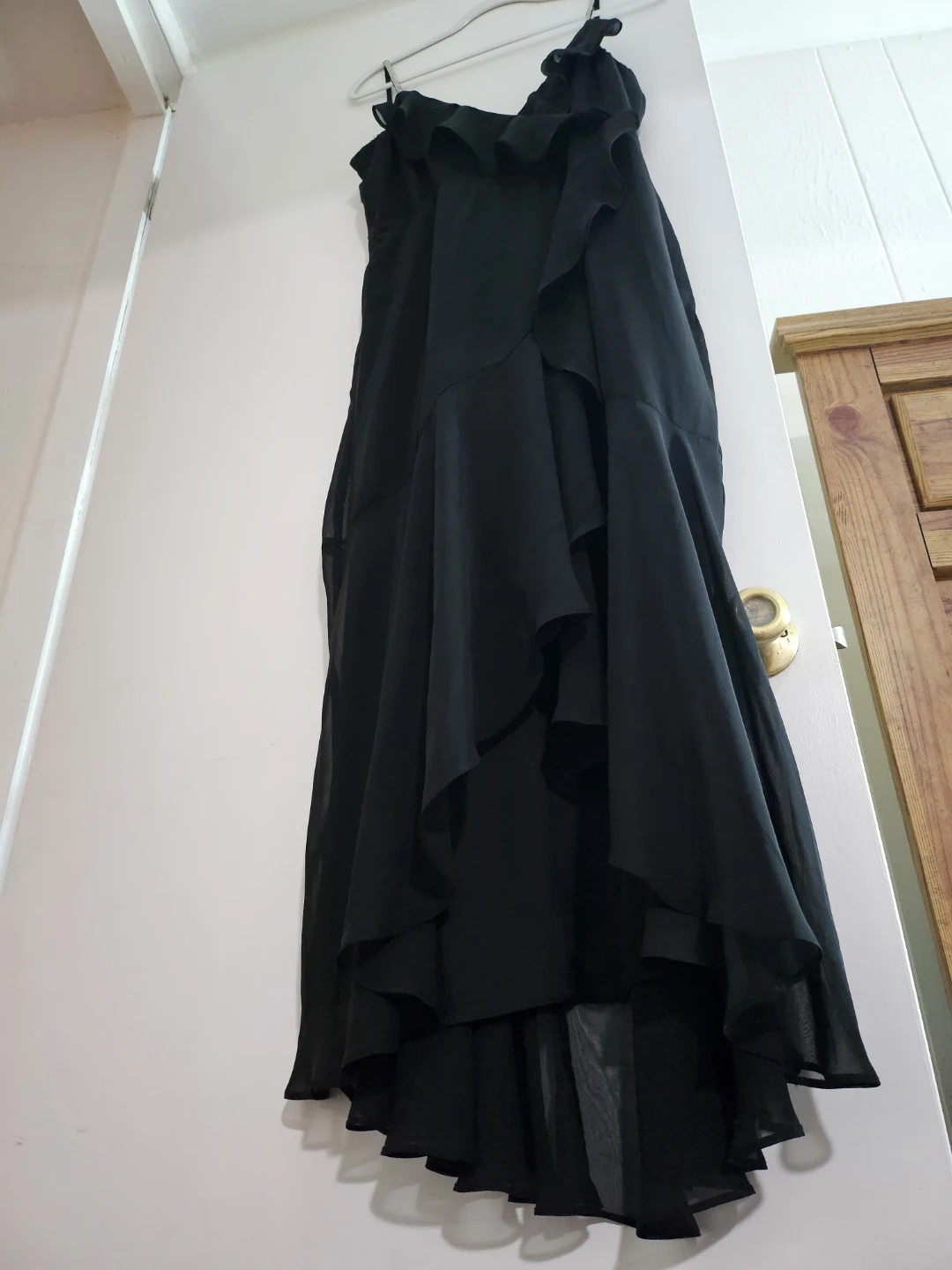 Elegant Black Ruffled High-Low (worn 2 times) - photo 3