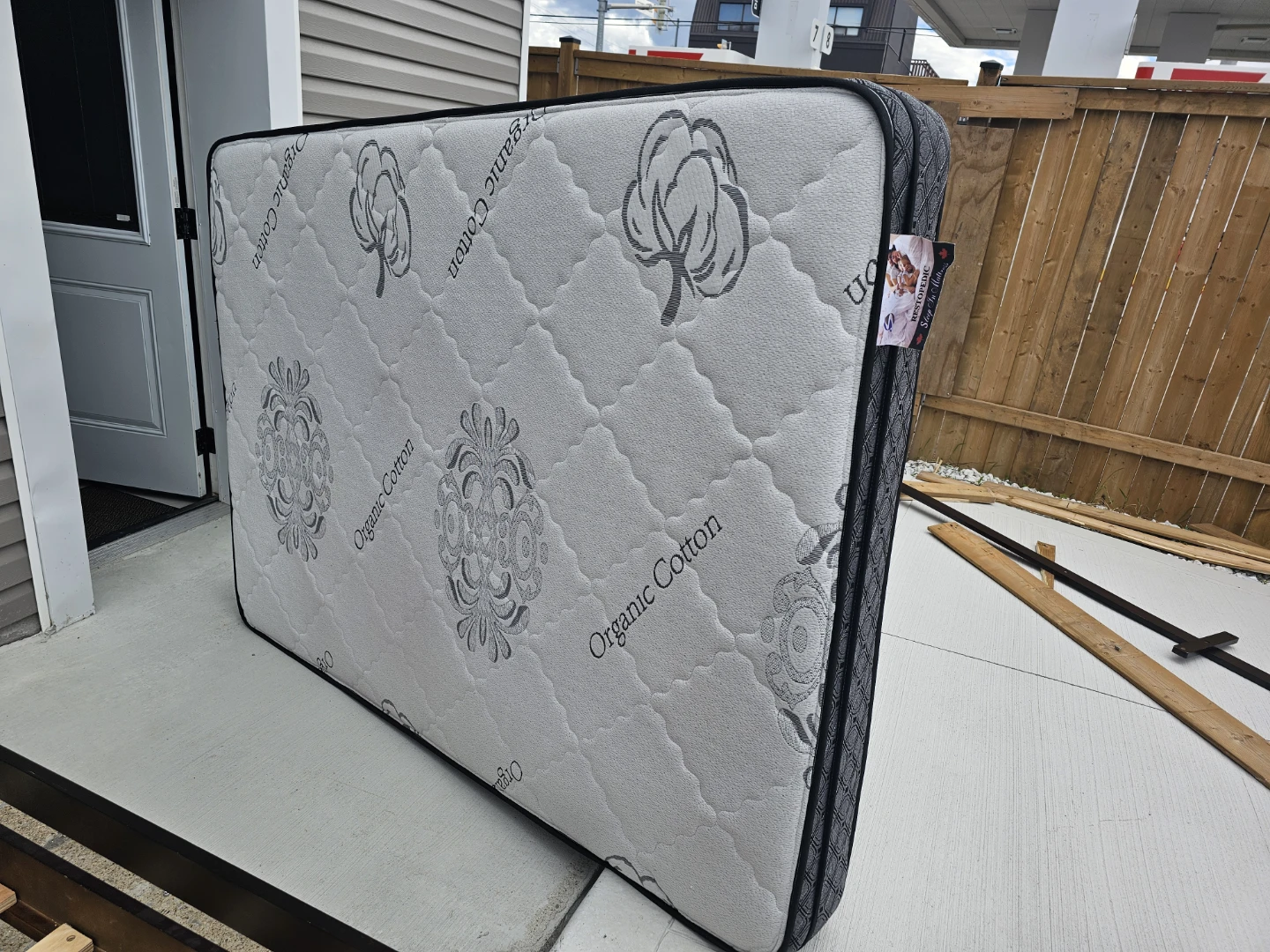 Free Top bunker bed with twin mattress - photo 3