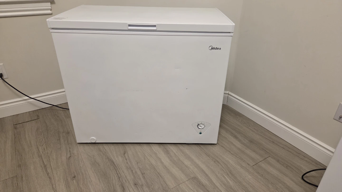 Midea Chest Freezer