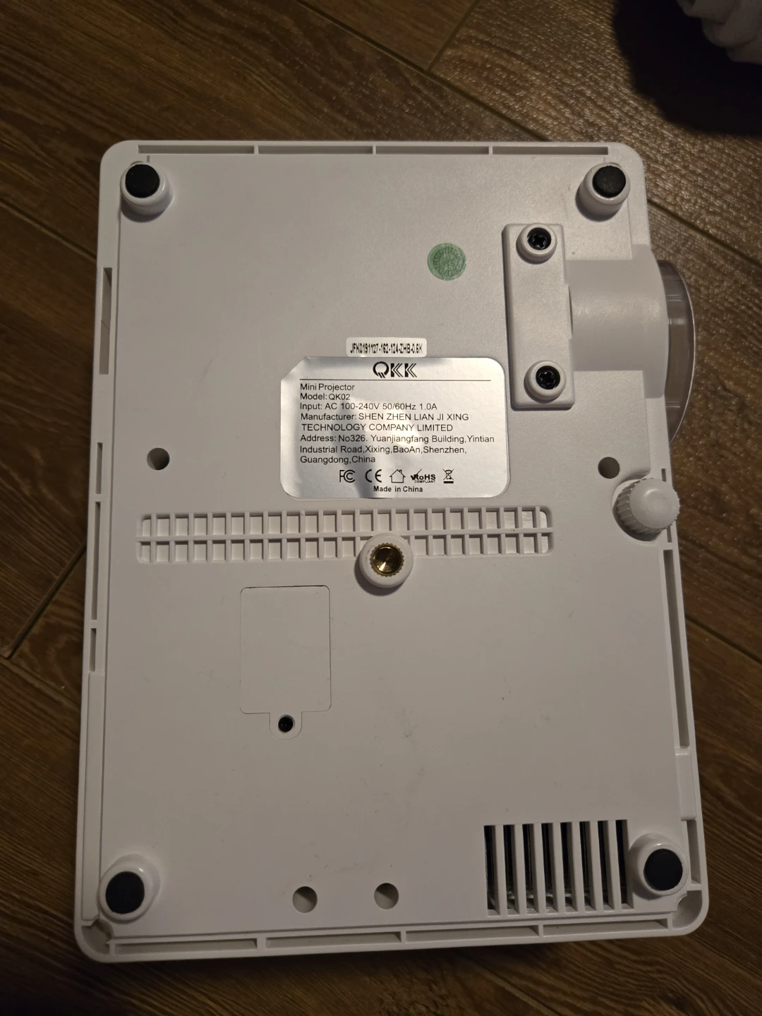 QKK Mini Projector with Remote - photo 3