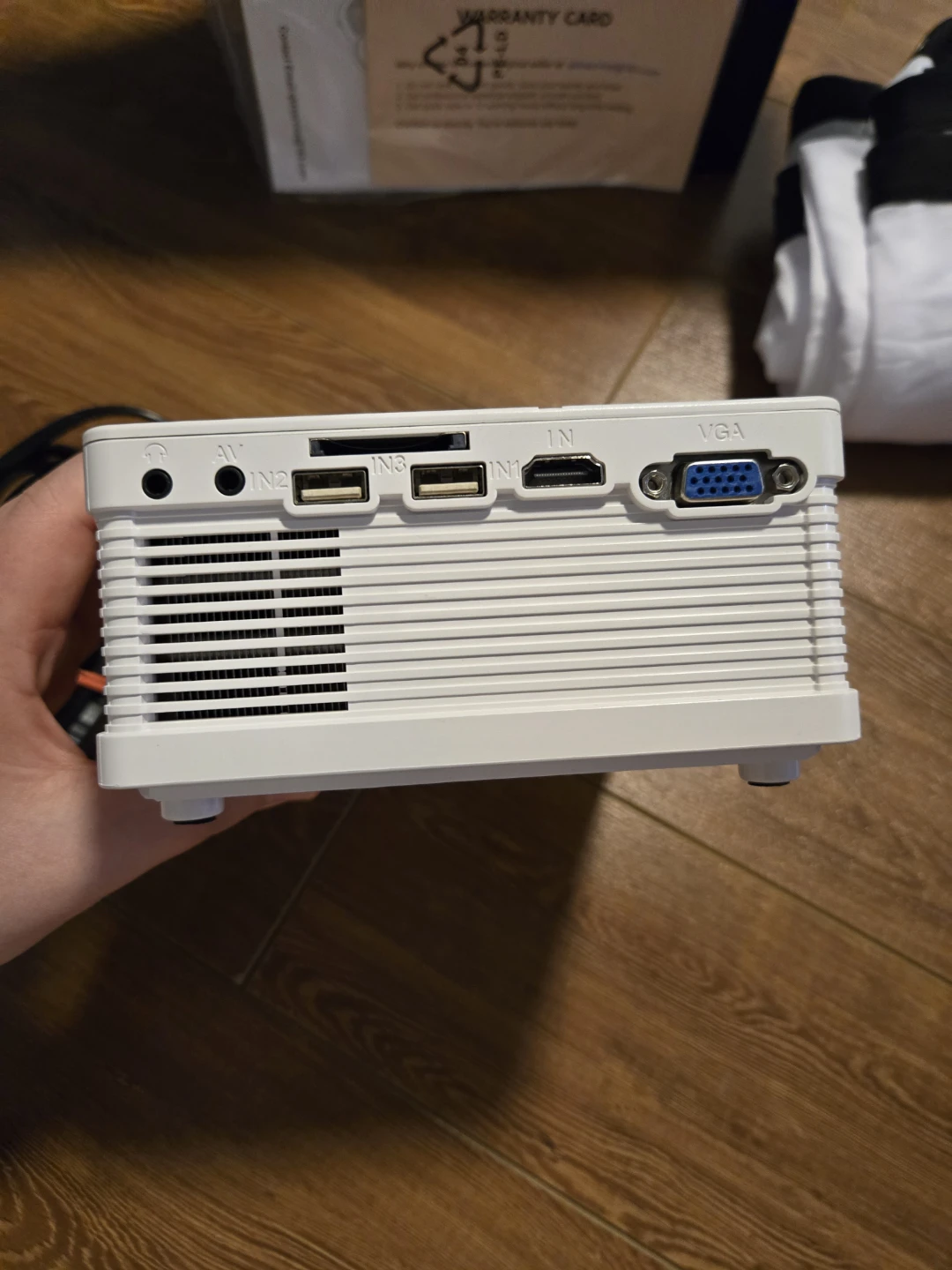 QKK Mini Projector with Remote - photo 5