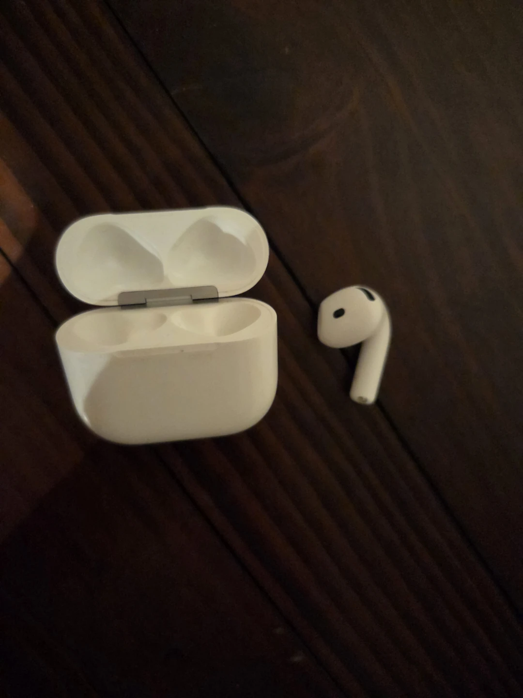 Apple AirPods 4 ANC Replacement - RIGHT SIDE ONLY (A3056) - photo 3