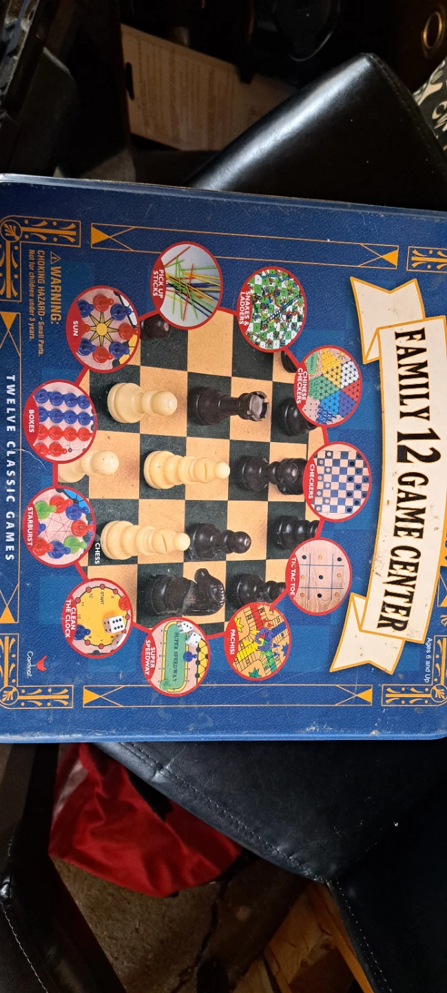 Family 12 Classic Games Center Tin