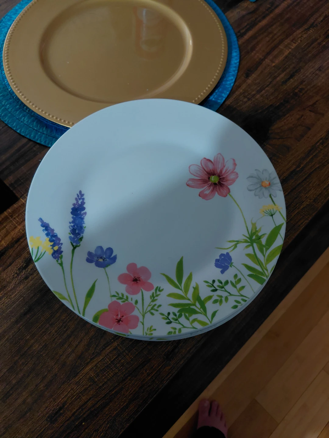 Set of 4 White Dinner Plates with Floral Design - photo 2