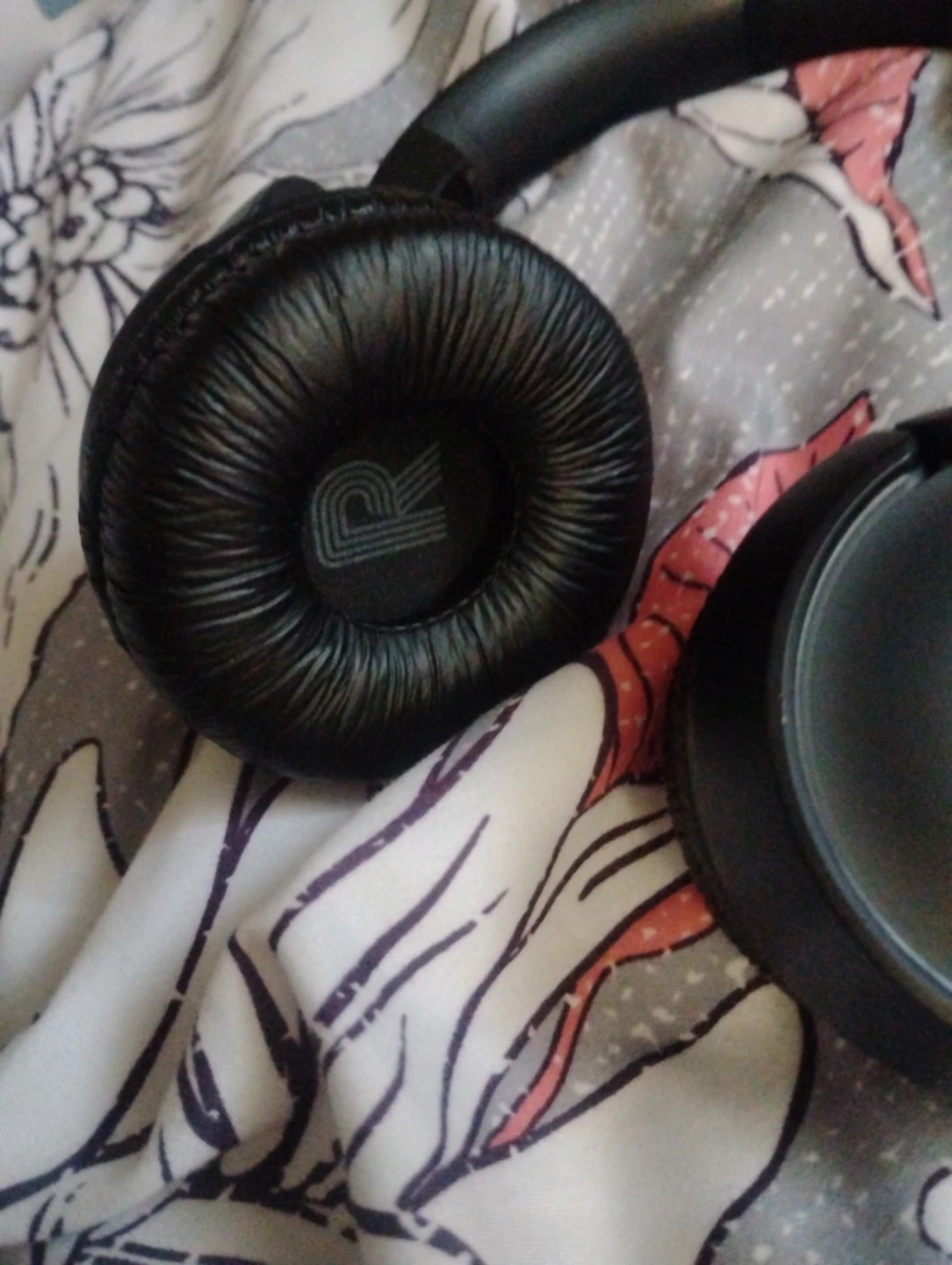 JBL Over-Ear Headphones - photo 3