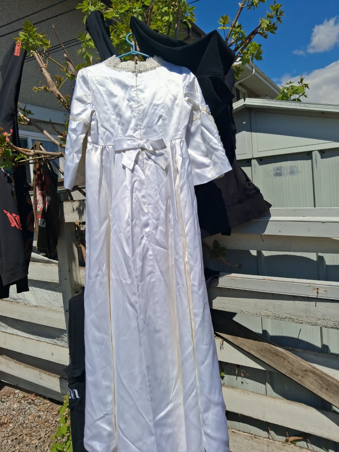 White Satin Flower womans Dress with Lace Trim - photo 4