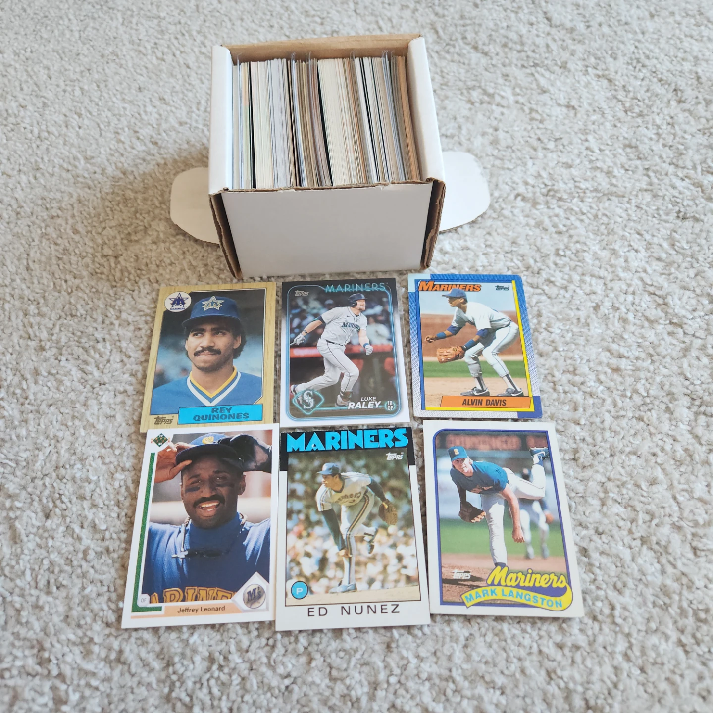 Seattle Mariners, 100 Baseball Cards Team lot - photo 3