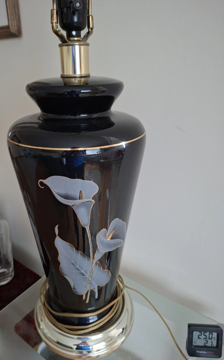 Vintage Black Ceramic Table Lamp with Calla Lily Design - photo 2