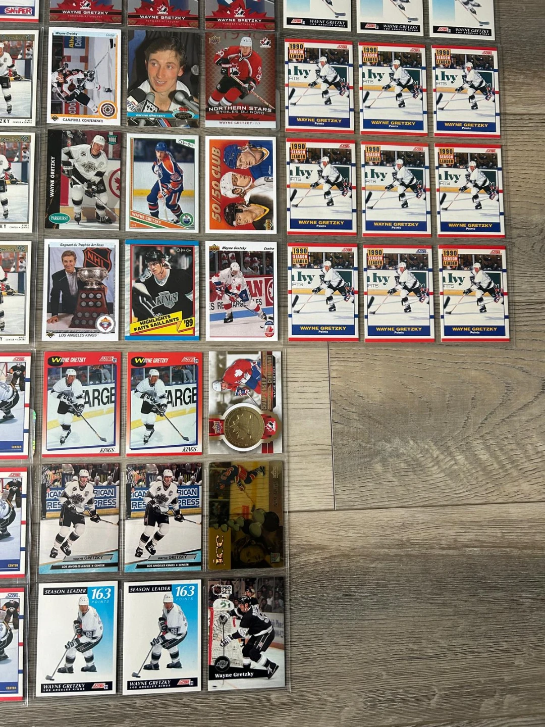 Huge Wayne Gretzky hockey card collection in binder - photo 5