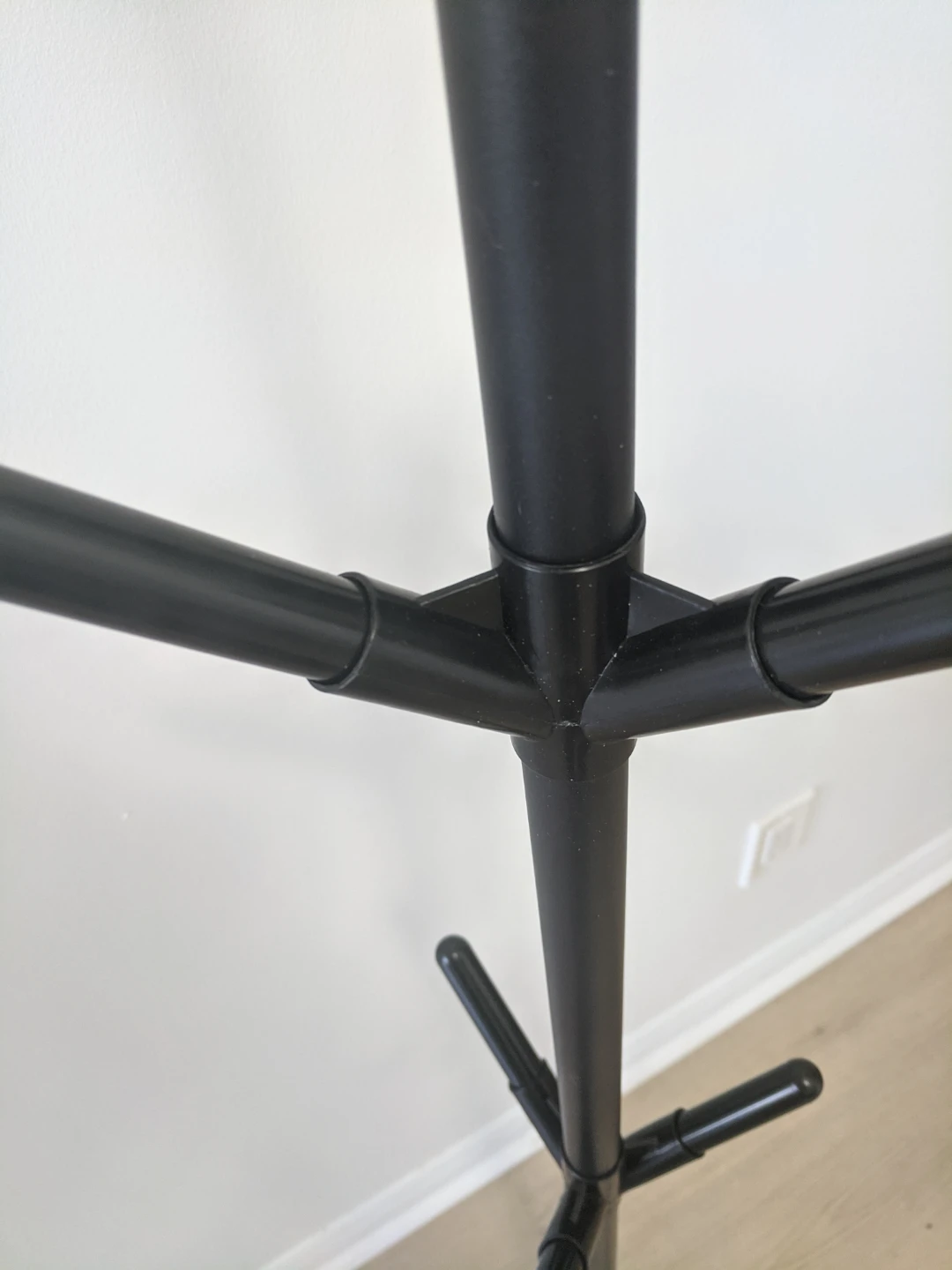 Baby Clothes Rack with 3 Legs - photo 3
