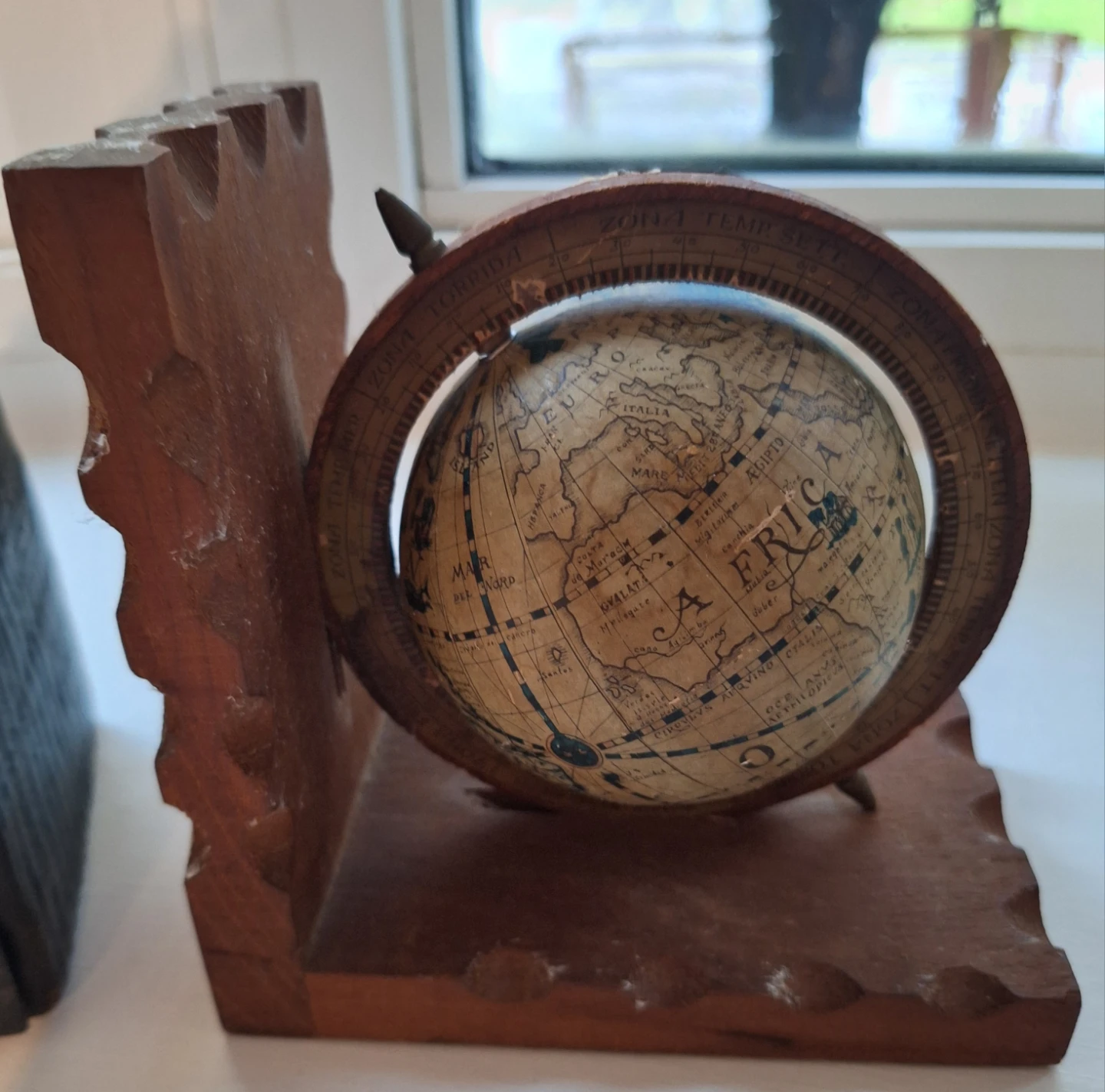 Vintage Wooden Globe Bookends - photo 3