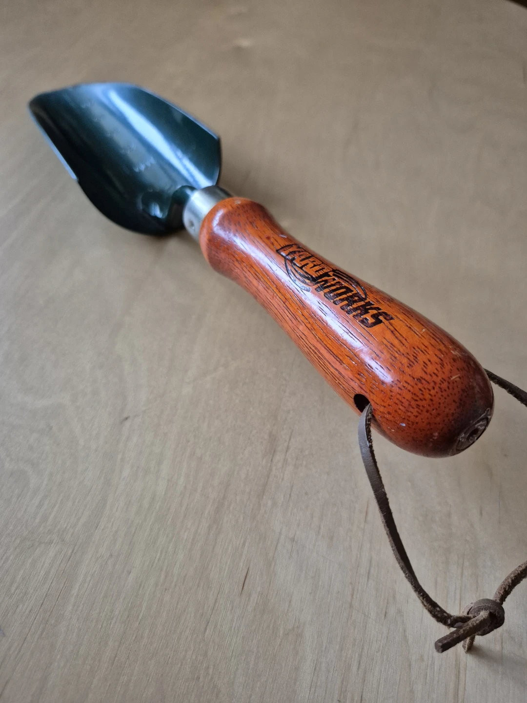 Garden Trowel: top quality, strong, well made, solid wood handle - photo 3