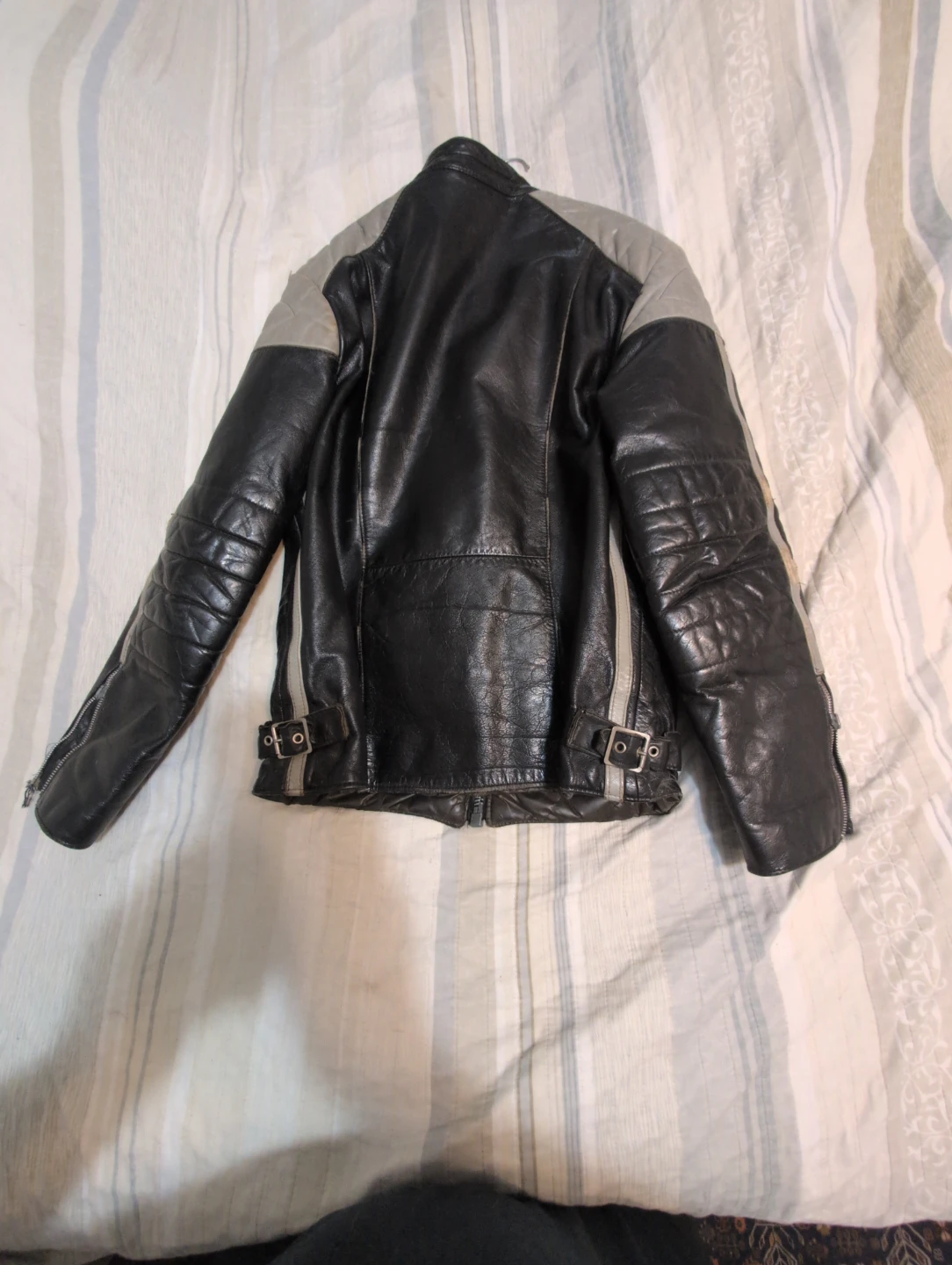 Vintage Leather Motorcycle Jacket - photo 2