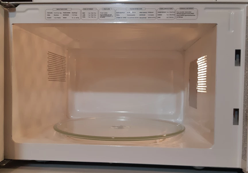 Panasonic Genius 1100W Microwave - photo 3
