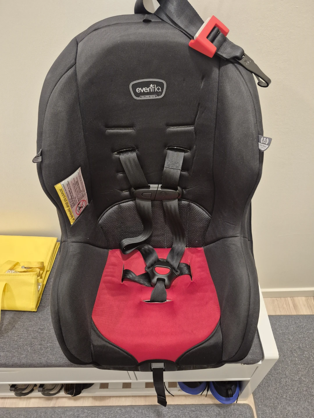 Evenflo Child Car Seat in Grandparents car.