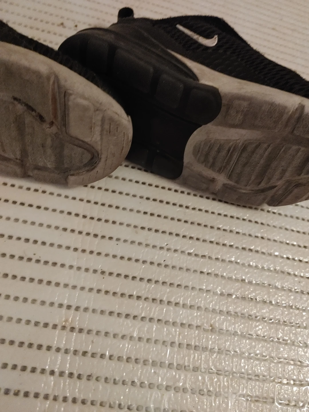 Nike Air Max 270 Black Running Shoes - photo 3