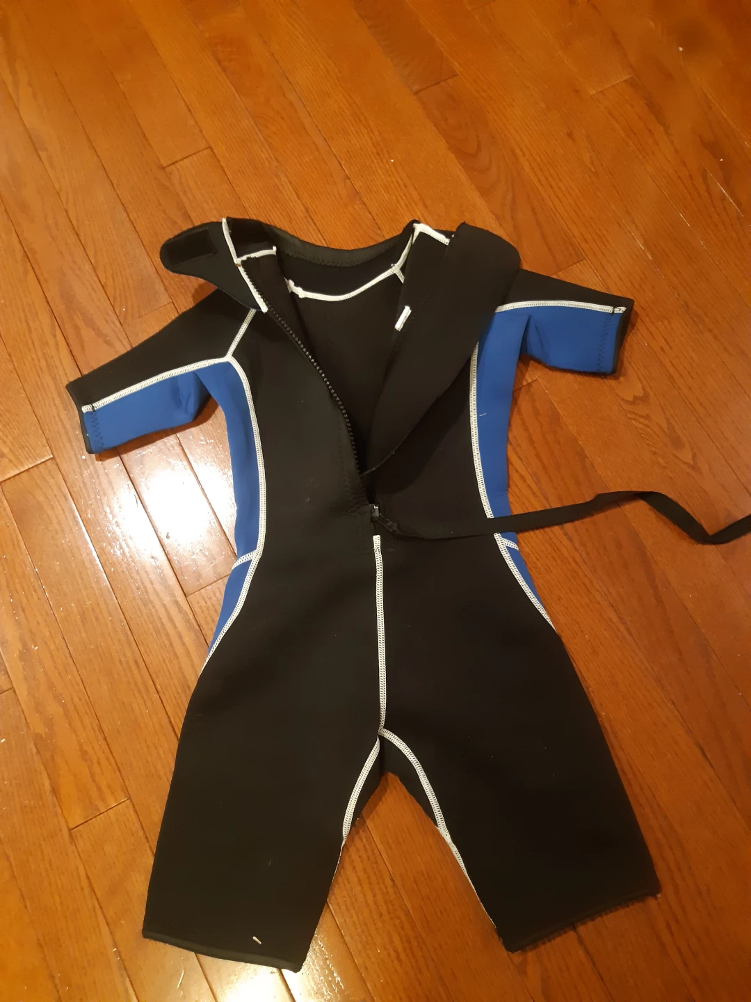 Adrenaline Kids Wetsuit Size 6-7 - photo 2