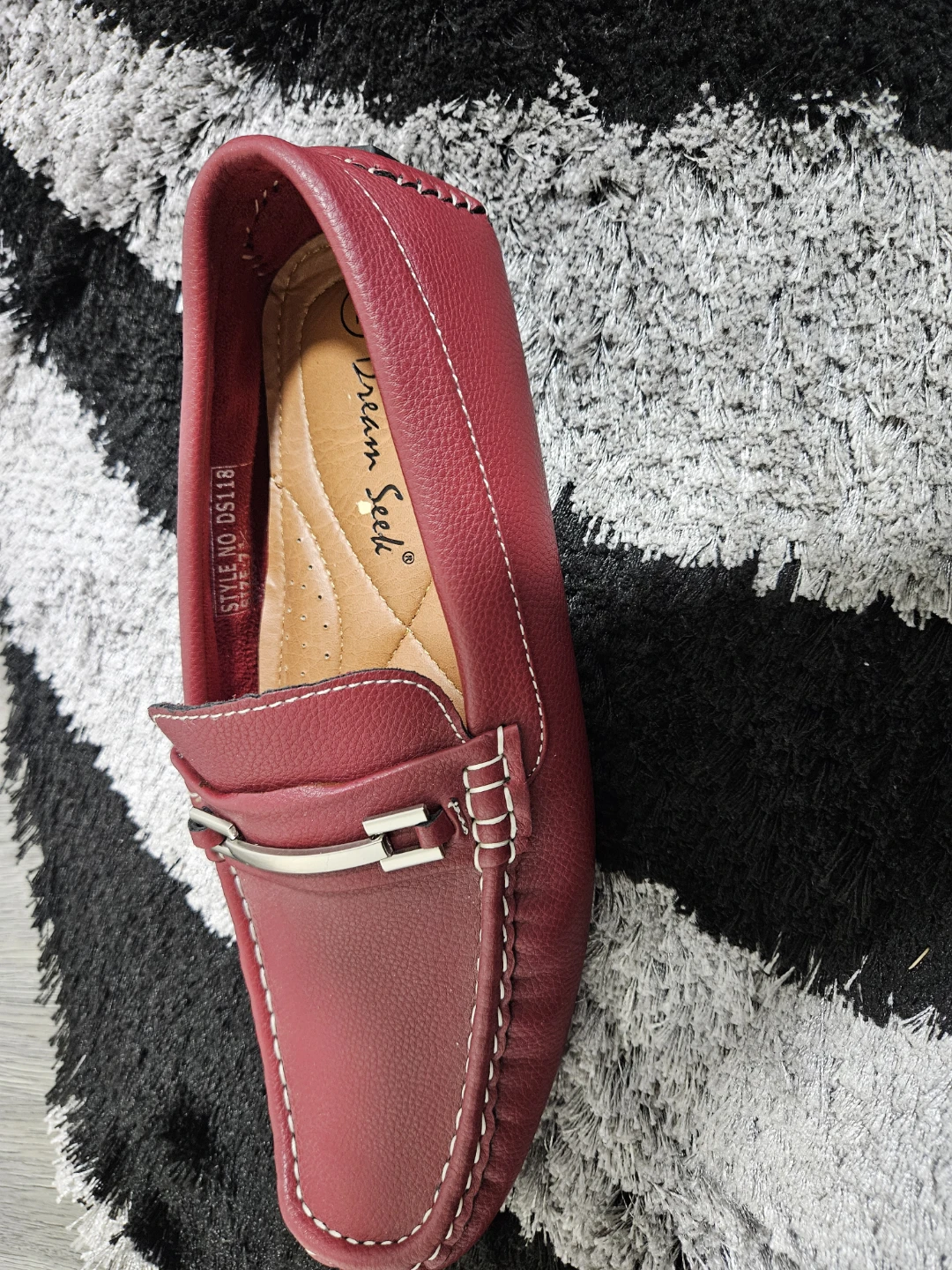 Dream Seek Women's Red Loafers Size 7.5 - photo 3