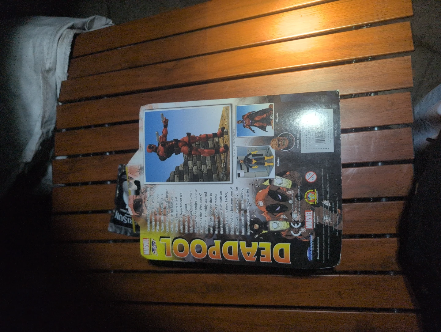Deadpool figure sealed - photo 2
