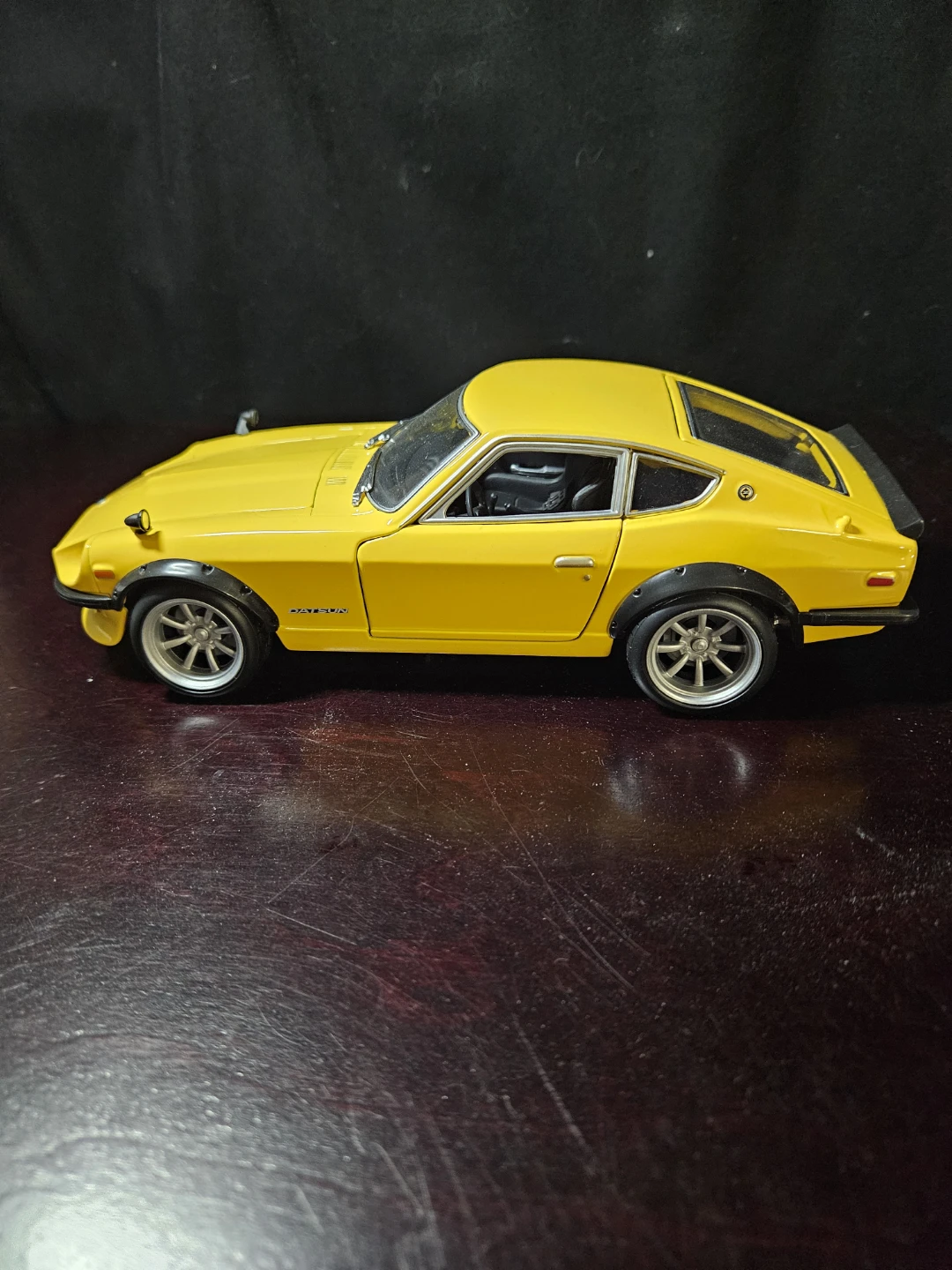 Nissan 240Z 1:18