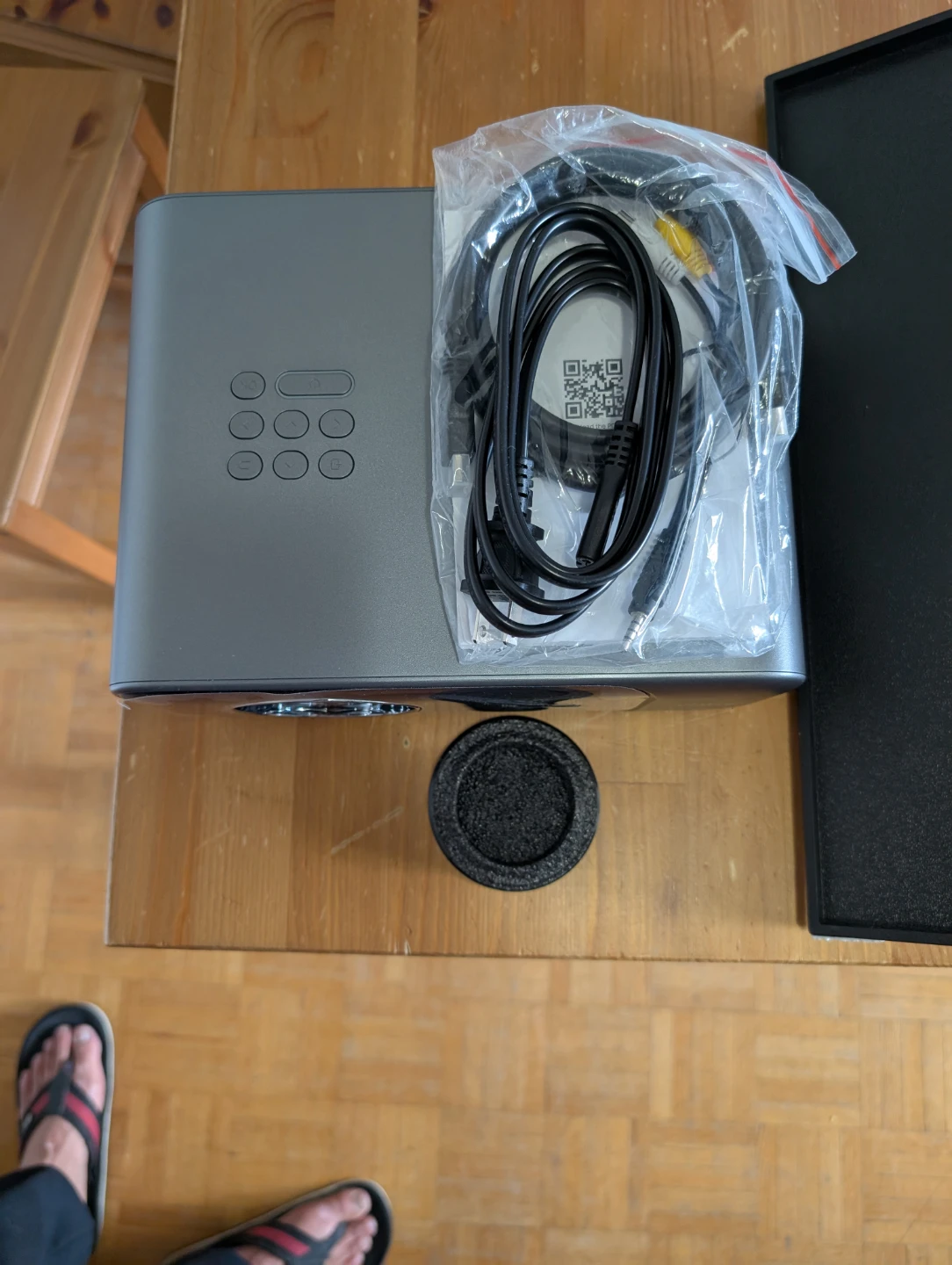Yaber Entertainment Projector with Carrying Bag - photo 4