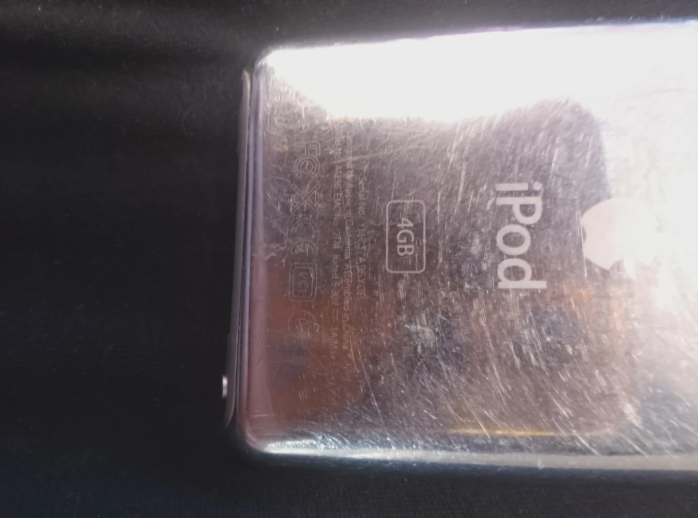 Apple iPod Classic 4GB - photo 3