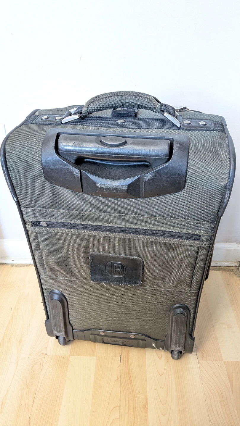 Reaction Kenneth Cole Rolling Carry-On Suitcase - photo 3