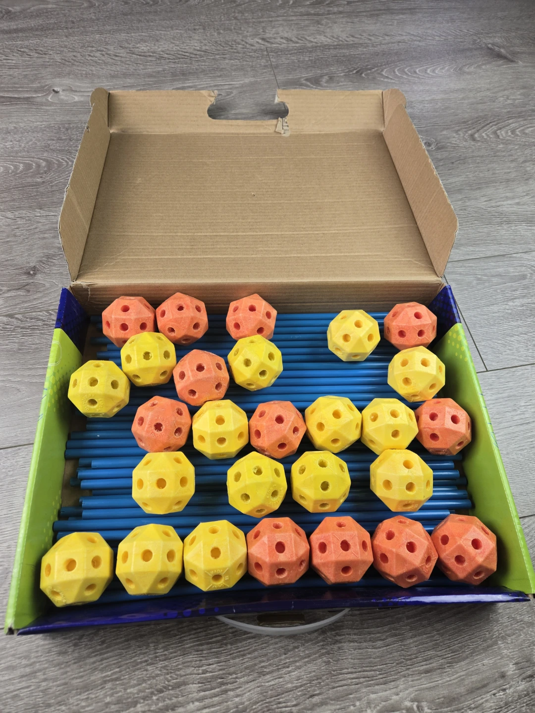 COMPLETE 2 crazy fort stem toys sets 72 pieces