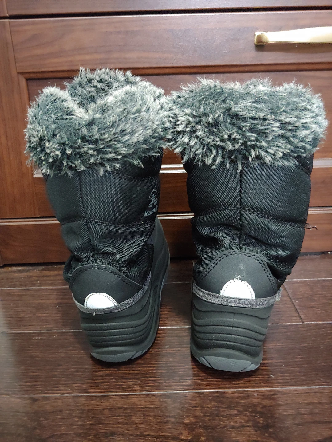Kamik Black Winter Boots Size 11 boys - photo 4