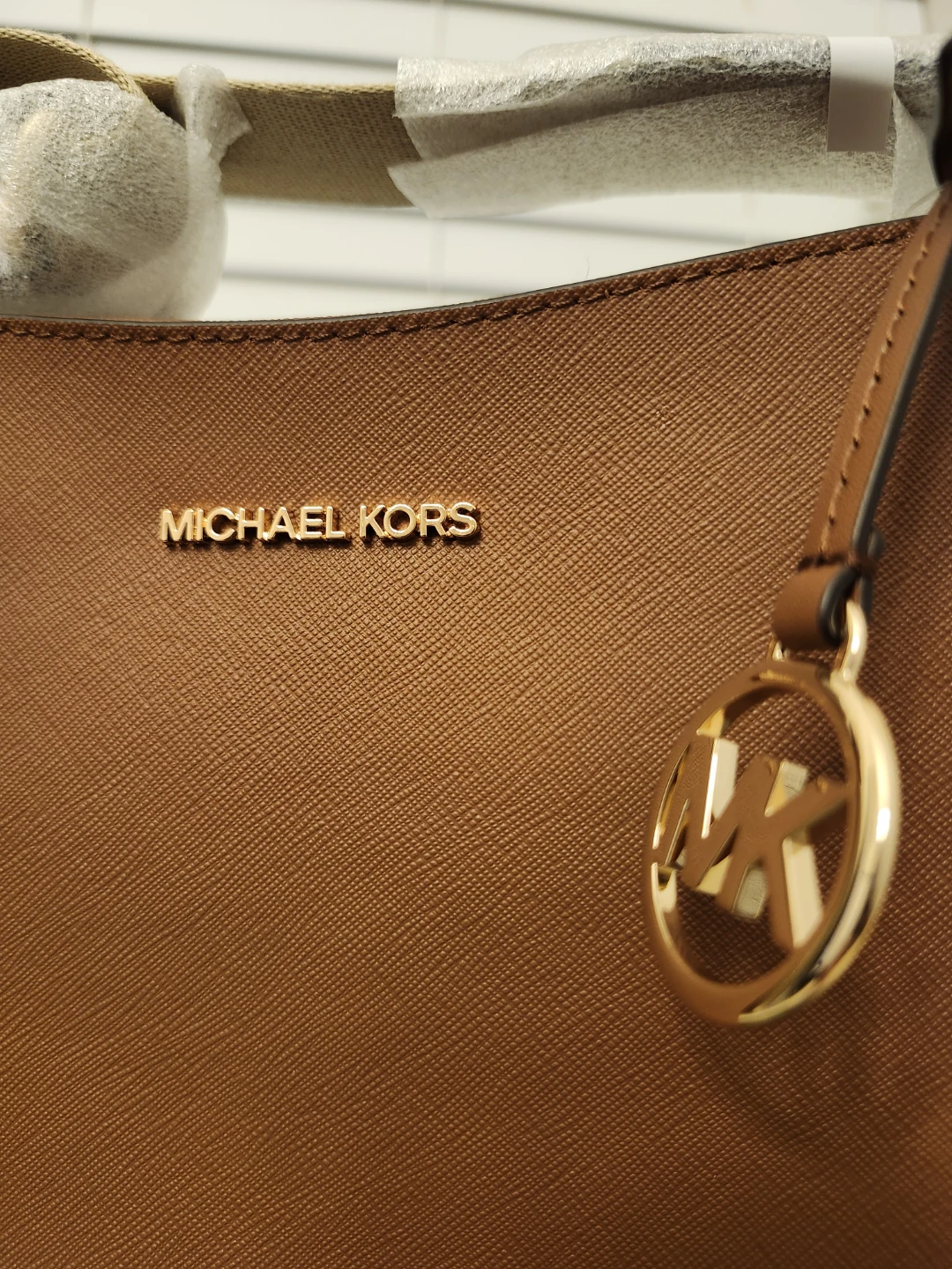 Brand new MK messenger crossbody - photo 3