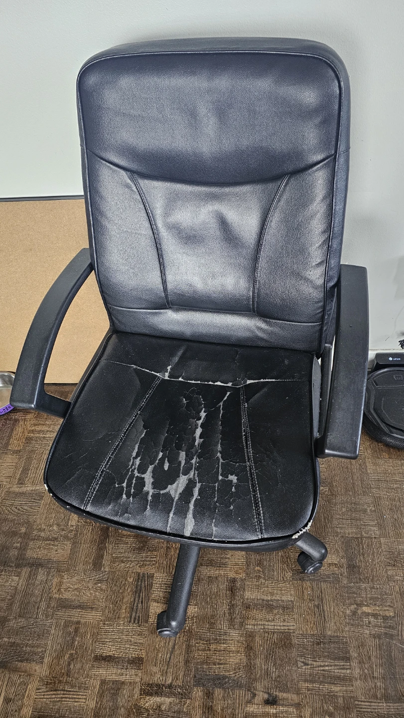 Black Office Chair - photo 2