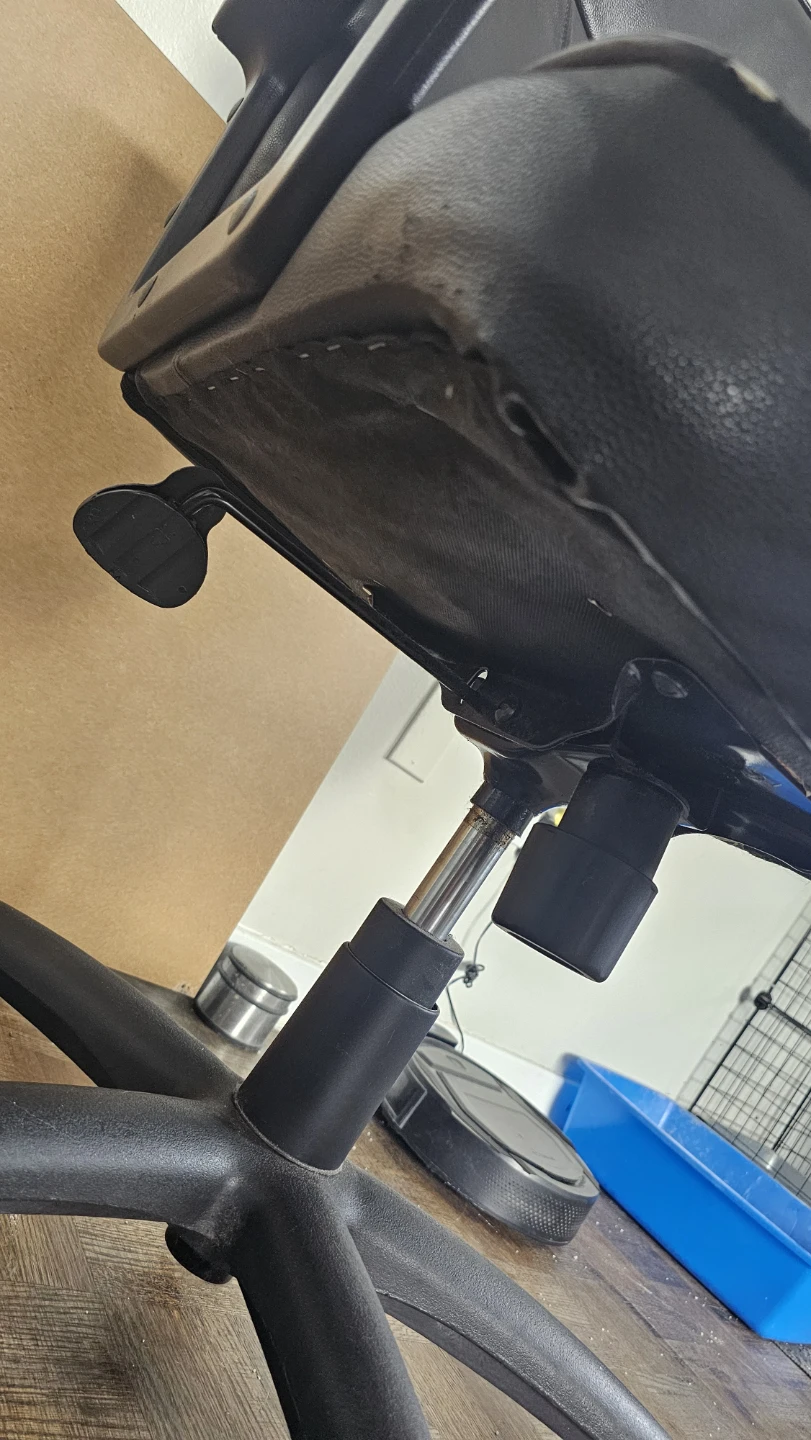 Black Office Chair - photo 3