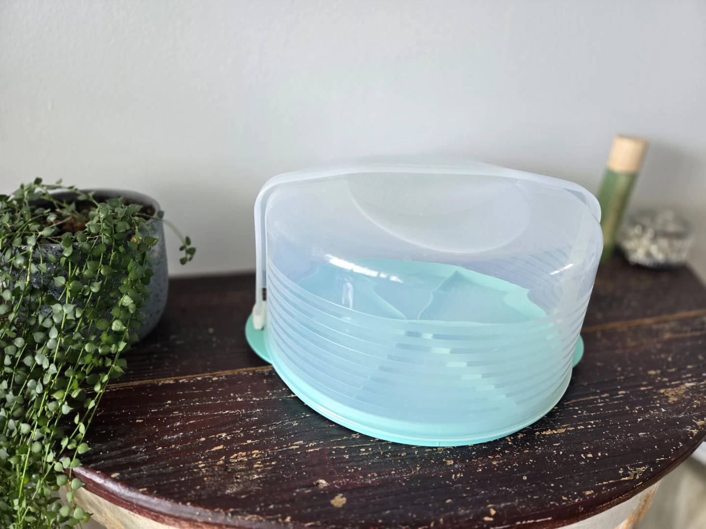 Tupperware Cake Carrier - photo 2