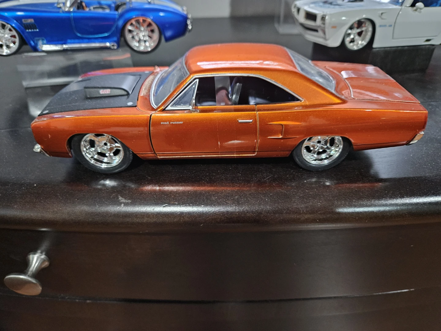 1/24 Assorted die-cast Model Cars - photo 2