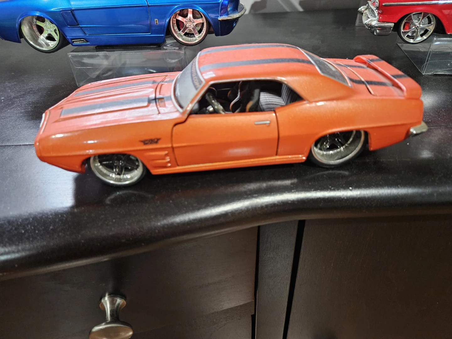 1/24 Assorted die-cast Model Cars - photo 4