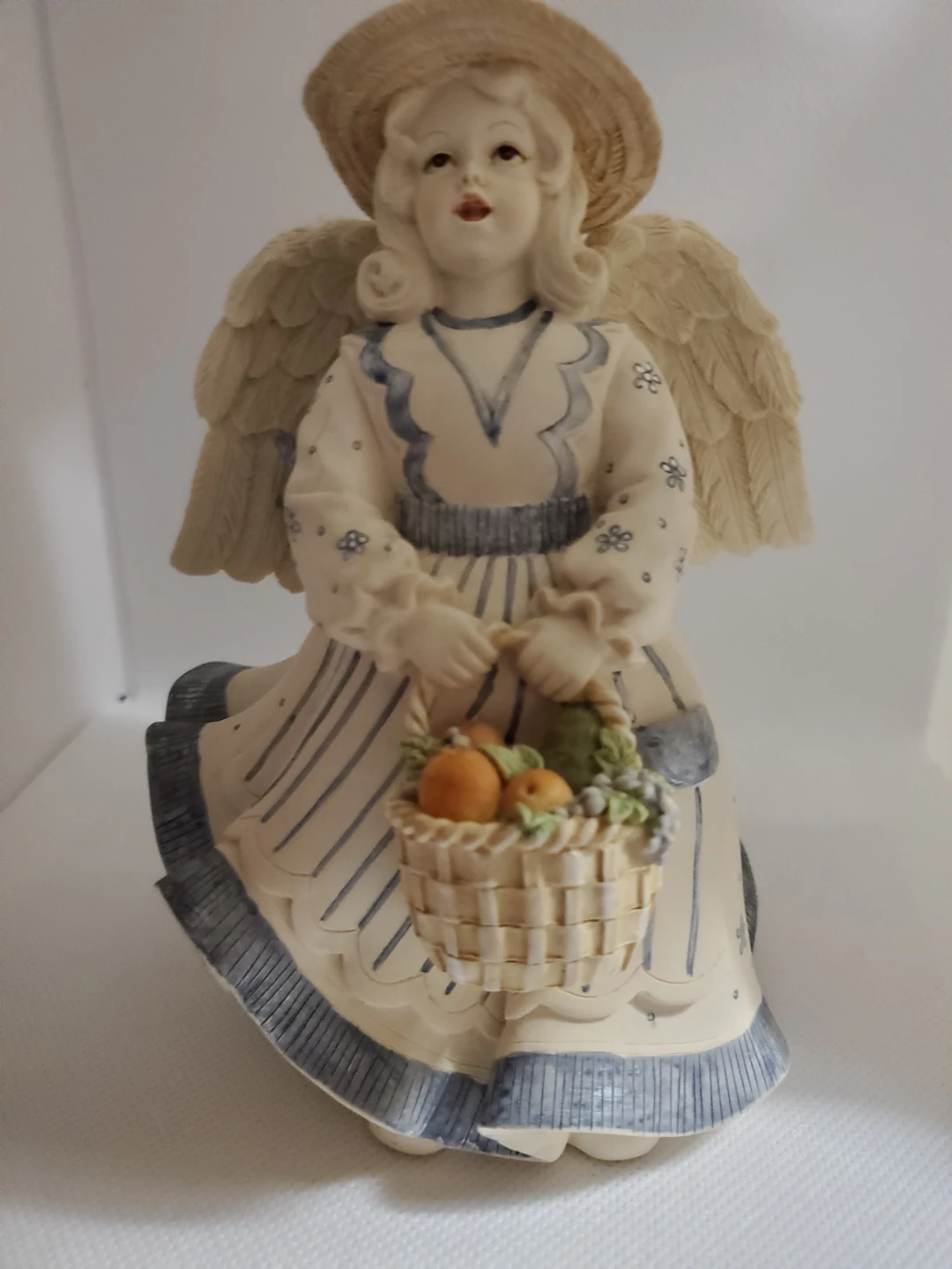Cherison Renaissance Collection Angel Figurine - photo 2