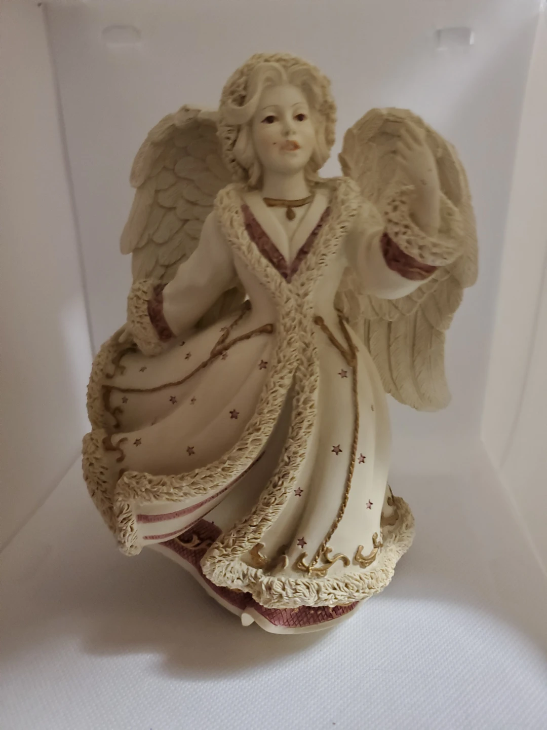 Cherison Renaissance Collection Angel Figurine - photo 3