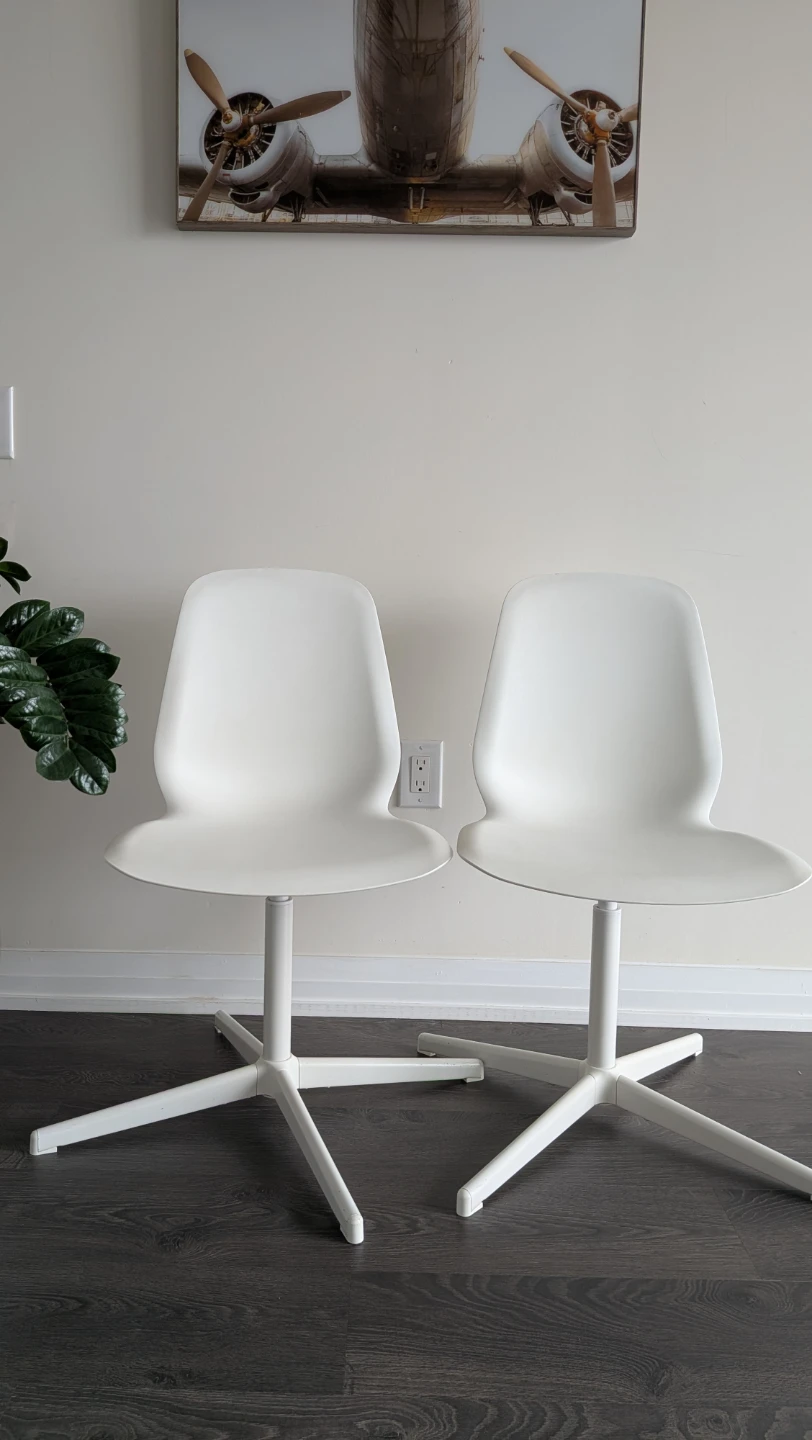 White Swivel Chairs - Like new