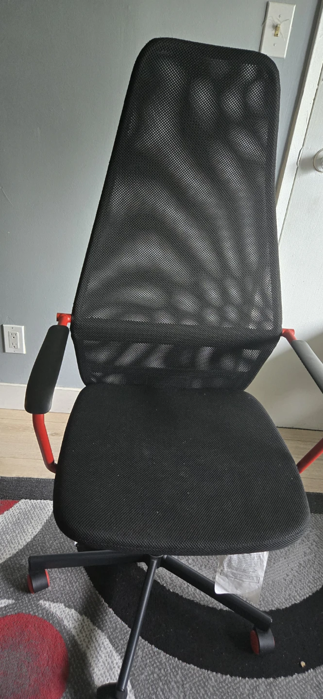 Black office chair with red accents - photo 4