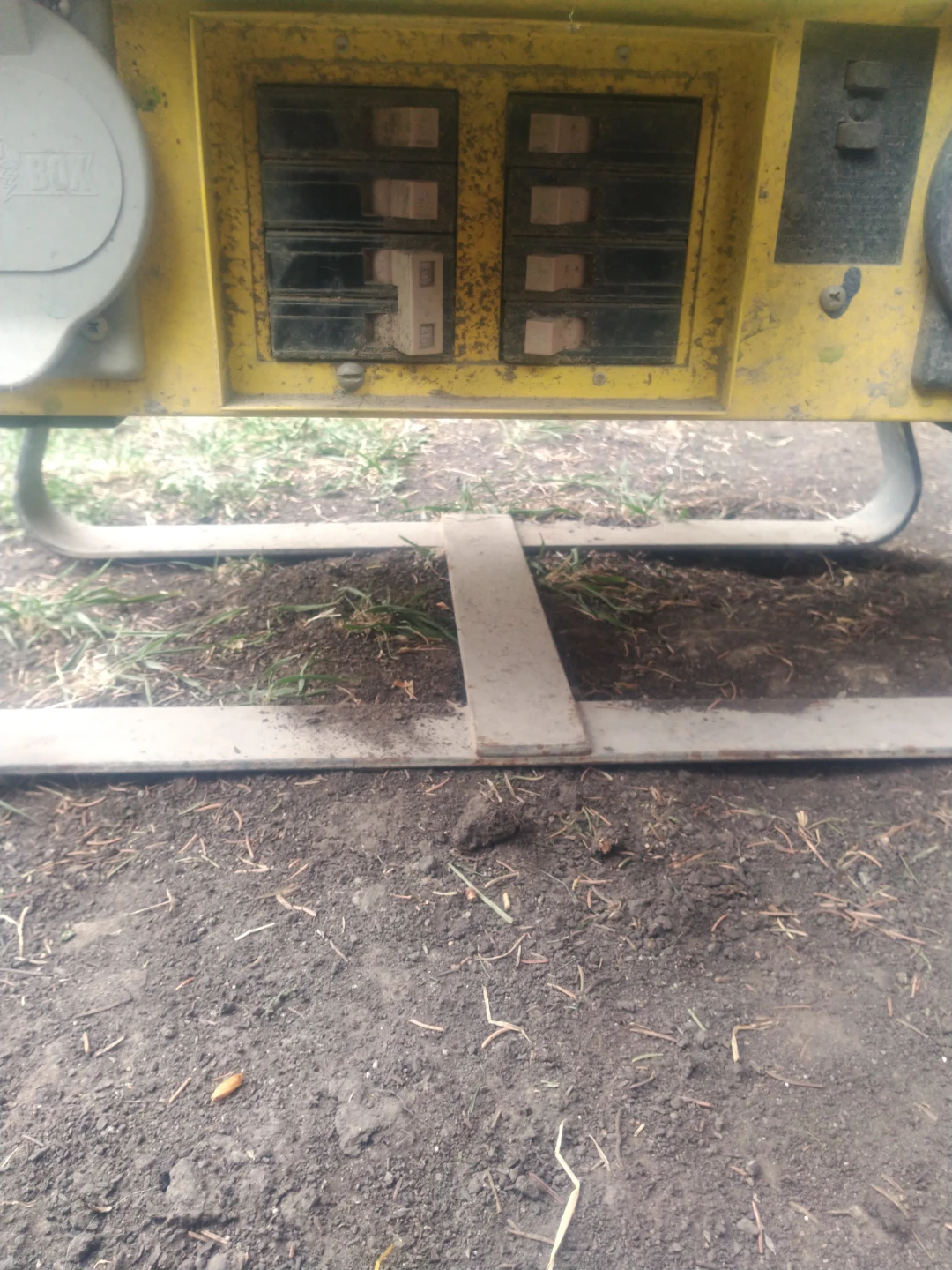 X-TREME ROX Power Distribution Box - photo 4
