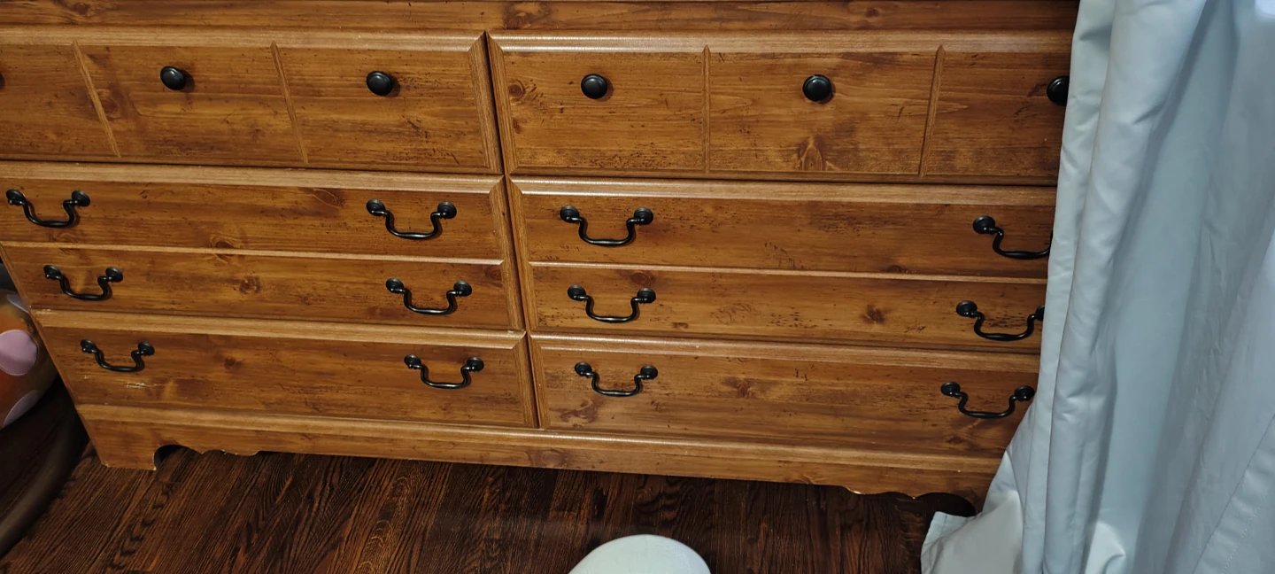Dresser with 6 drawers