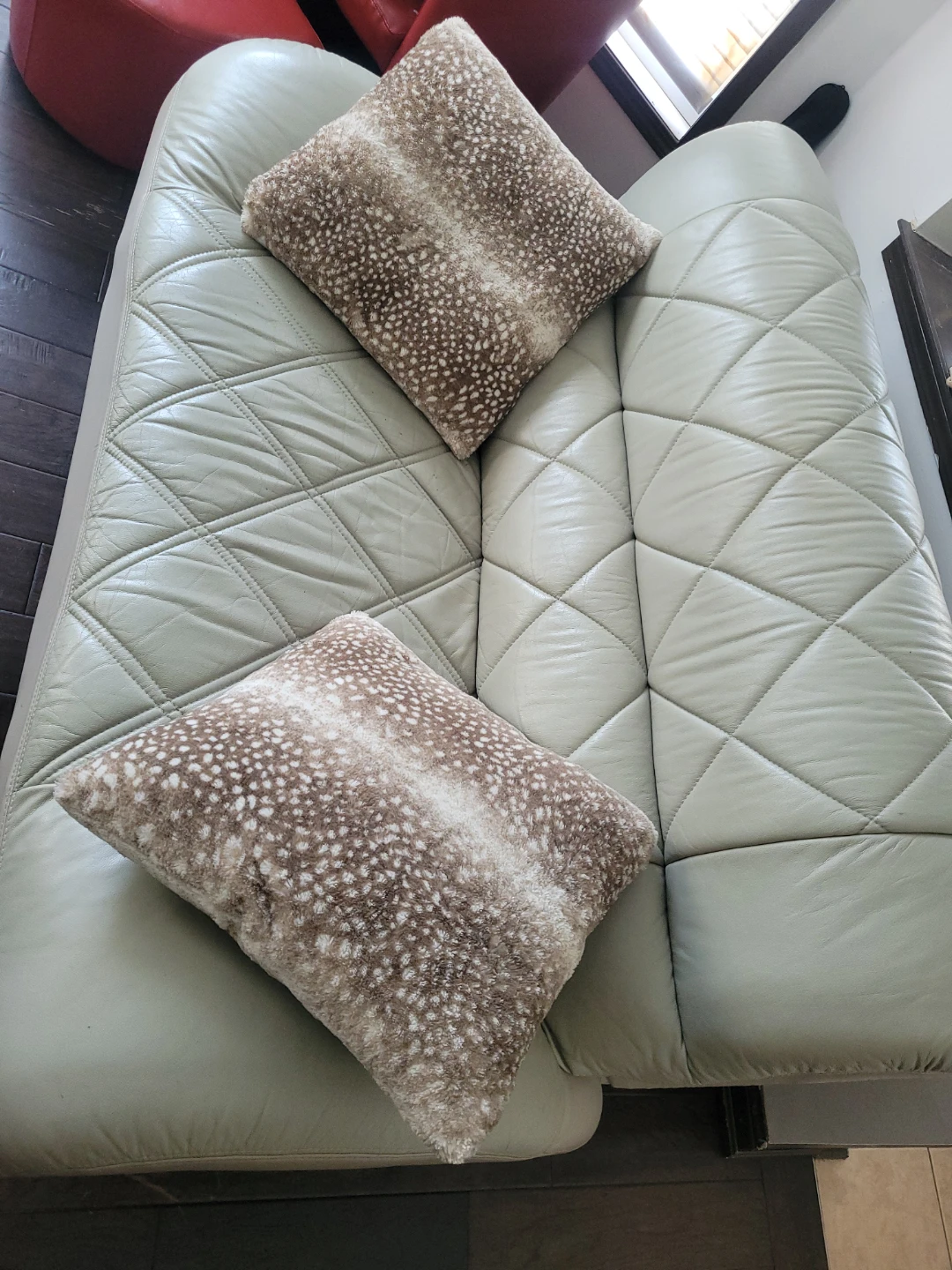 Light Grey Tufted Leather Loveseat with Accent Pillows