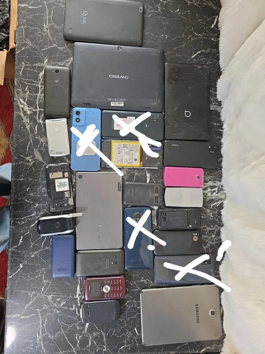 Please offer can sell separately aswell Used Mobile Phones