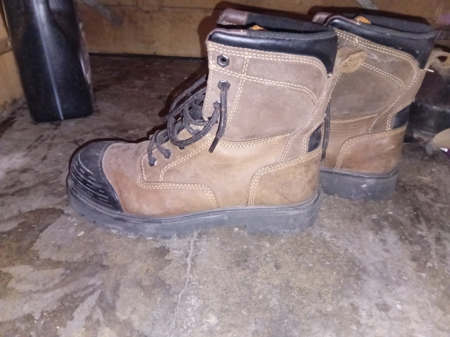 Work load Boots - Size 8 mens