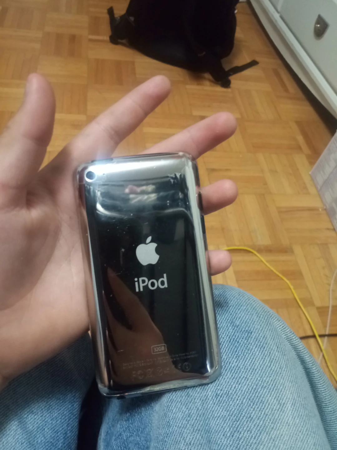 Apple iPod Touch 4th Gen - 32GB UNTESTED - photo 2