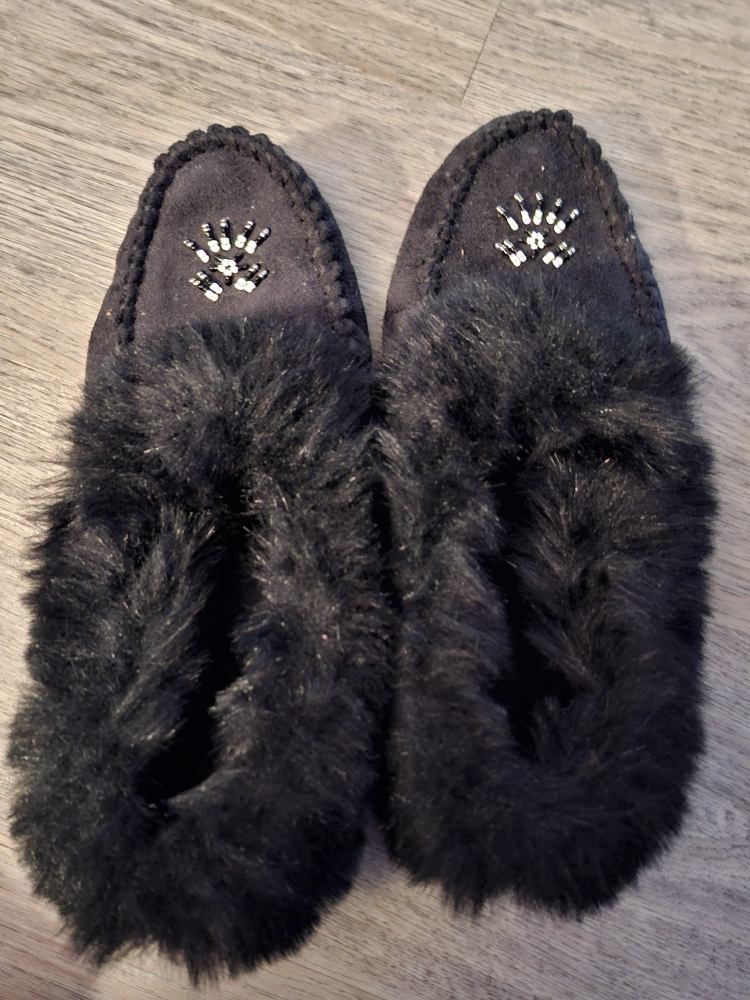 Canadians Black Faux Fur Slippers - Size 9