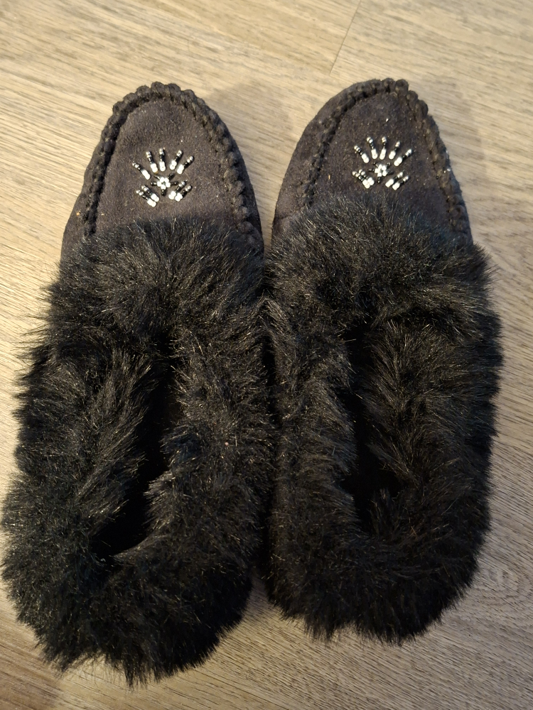 Canadians Black Faux Fur Slippers - Size 9 - photo 2