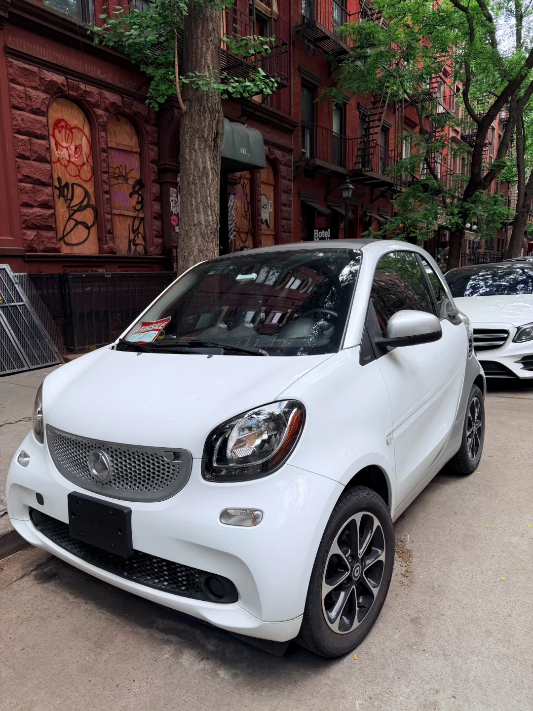 2016 White Smart Car