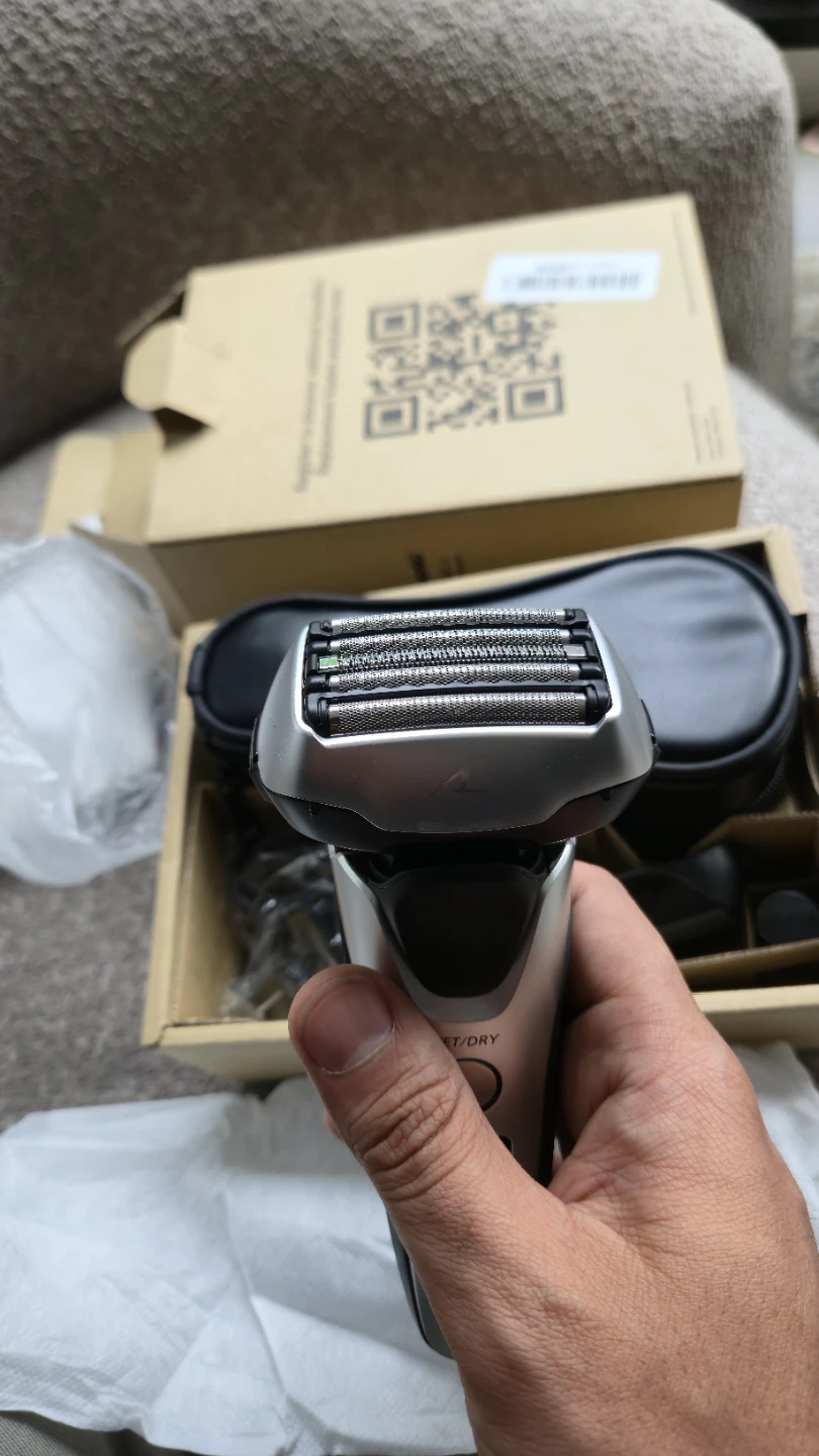 Panasonic Wet/Dry Electric Shaver with Travel Case - photo 5